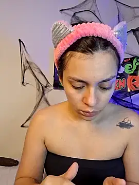 AmaiaSalvatore online show from 10-30-25, 09:22