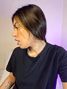 AmaiaSalvatore online show from 11-30-25, 08:53