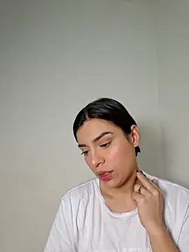 AmaiaSalvatore online show from 09-25-25, 09:43