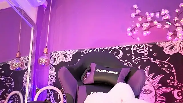 Snapshot of Gaia_Gatex chatting on 02-11-26, 12:27 Gaia Gatex online show from 02-11-26, 12:27