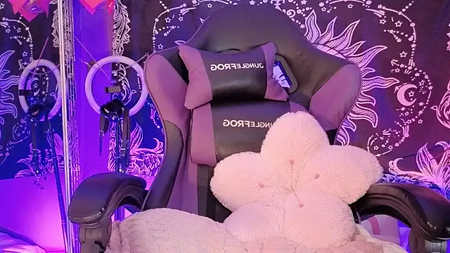 Snapshot of Gaia_Gatex chatting on 02-17-26, 12:46 Gaia Gatex online show from 02-17-26, 12:46