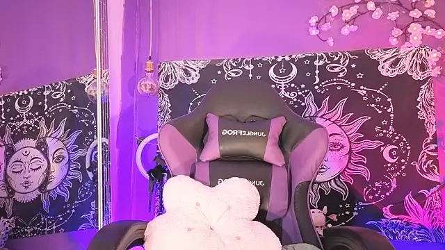 Snapshot of Gaia_Gatex chatting on 02-07-26, 12:46 Gaia Gatex online show from 02-07-26, 12:46