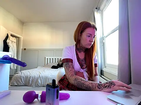 TattooedShezar online show from 10-24-25, 09:52