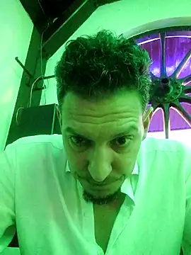 Snapshot of ARTANIS20 chatting on 09-19-25, 06:23 ARTANIS20 online show from 09-19-25, 06:23