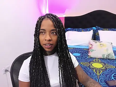 Pauline Fox online show from 04-10-26, 03:02