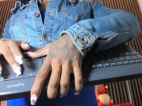 Pauline Fox online show from 12-05-25, 03:05