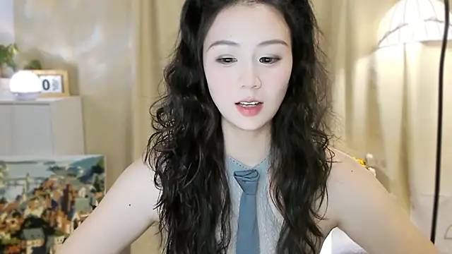 Snapshot of lumi65 chatting on 09-10-25, 10:58 lumi65 online show from 09-10-25, 10:58