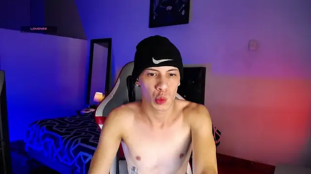 Snapshot of santiago_cutex chatting on 07-10-26, 01:16 santiago cutex online show from 07-10-26, 01:16