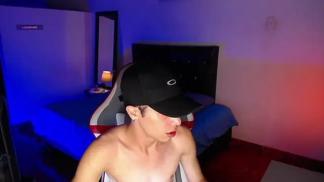 Snapshot of santiago_cutex chatting on 07-16-26, 01:30 santiago cutex online show from 07-16-26, 01:30