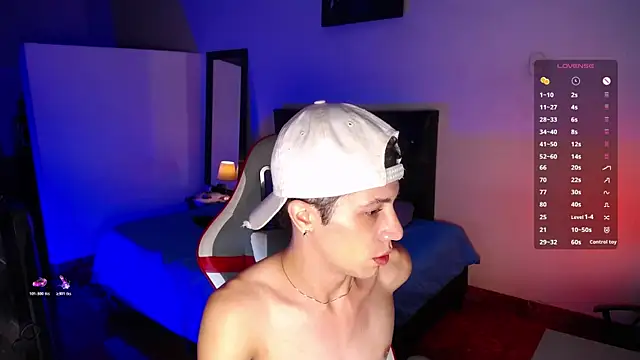 Snapshot of santiago_cutex chatting on 07-17-26, 11:51 santiago cutex online show from 07-17-26, 11:51