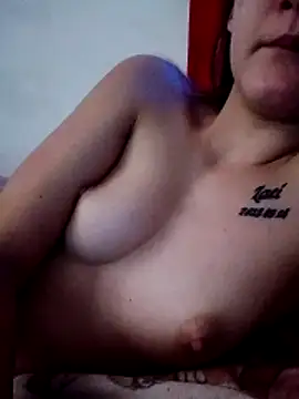 Snapshot of Themaskedgirl21 chatting on 12-22-25, 11:32 Themaskedgirl21 online show from 12-22-25, 11:32