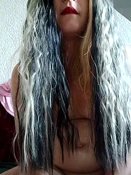 Snapshot of Themaskedgirl21 chatting on 09-23-25, 03:08 Themaskedgirl21 online show from 09-23-25, 03:08