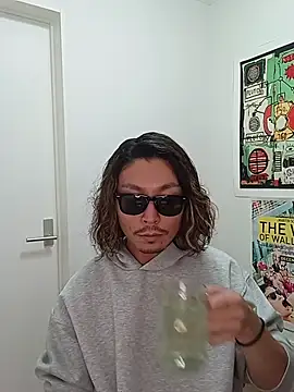 specialz0831 online show from 11-03-25, 08:07