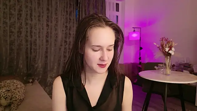 LucyRose3 online show from 04-06-26, 05:25