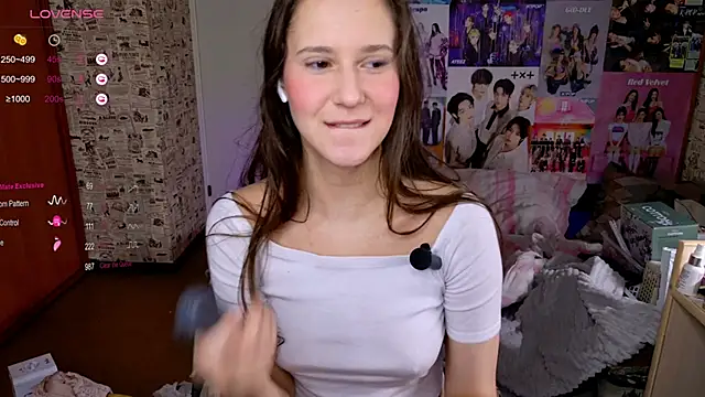 LucyRose3 online show from 11-04-25, 03:49