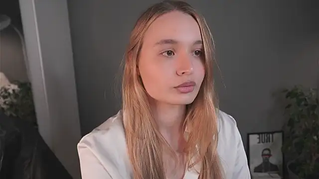 Snapshot of lisa_schiele chatting on 11-23-25, 08:41 lisa schiele online show from 11-23-25, 08:41