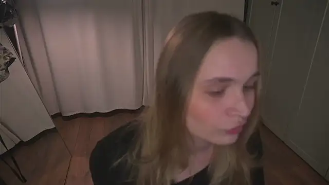 lisa schiele online show from 04-22-26, 08:15