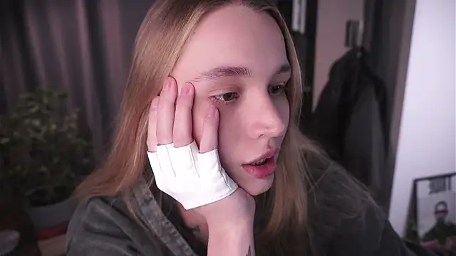 Snapshot of lisa_schiele chatting on 11-07-25, 08:24 lisa schiele online show from 11-07-25, 08:24