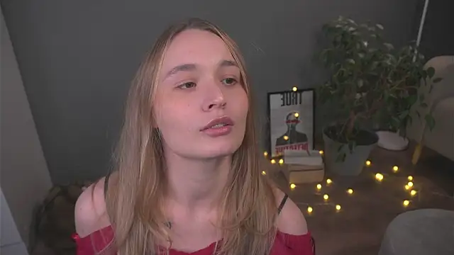 Snapshot of lisa_schiele chatting on 12-16-25, 08:24 lisa schiele online show from 12-16-25, 08:24