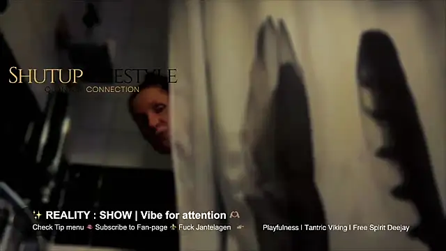 SwingWingWomanSweden online show from 12-17-25, 09:42