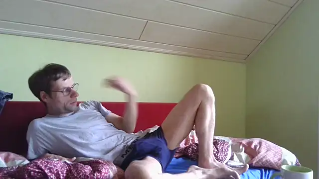 Snapshot of vers92_seb chatting on 06-04-26, 06:18 vers92 seb online show from 06-04-26, 06:18