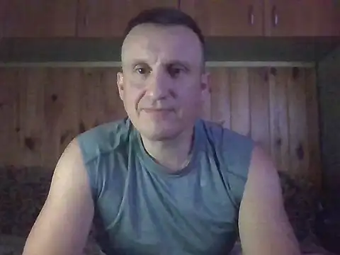 Snapshot of Maksymilian1 chatting on 06-06-26, 09:31 Maksymilian1 online show from 06-06-26, 09:31