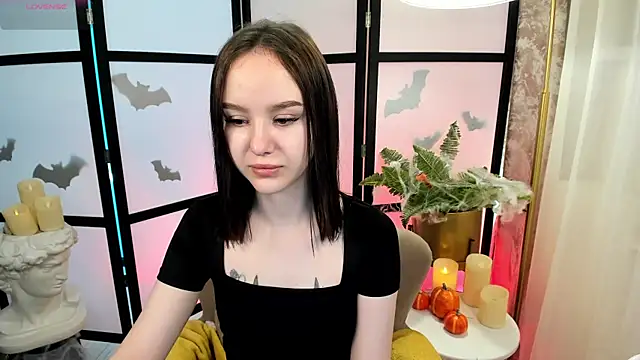 Snapshot of MarySparkle chatting on 10-14-25, 04:46 MarySparkle online show from 10-14-25, 04:46