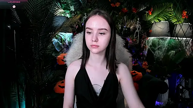 MarySparkle online show from 10-28-25, 03:51