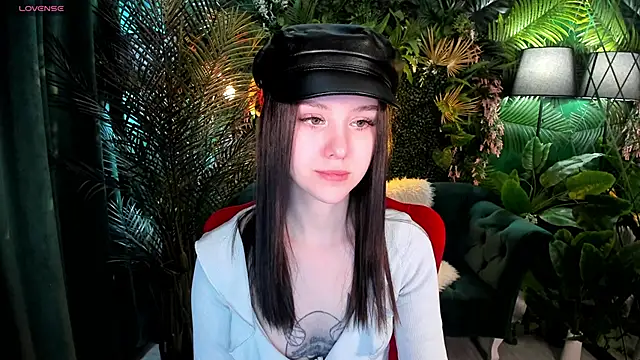 Snapshot of MarySparkle chatting on 09-20-25, 02:49 MarySparkle online show from 09-20-25, 02:49