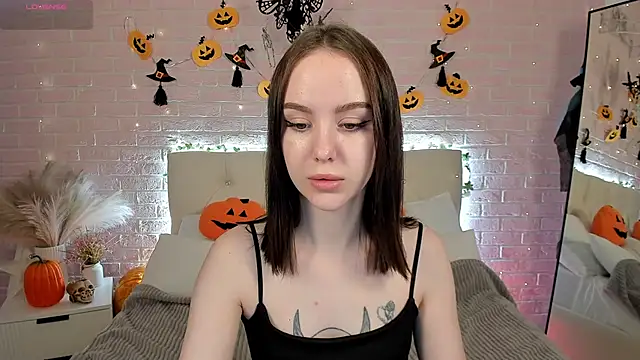 MarySparkle online show from 10-24-25, 04:11