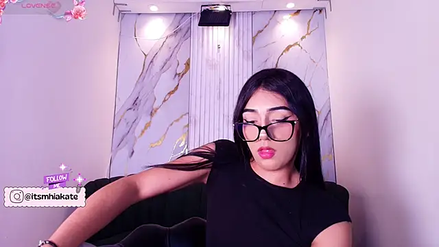 Snapshot of Mhiaa_Sweet chatting on 04-22-26, 12:12 Mhiaa Sweet online show from 04-22-26, 12:12