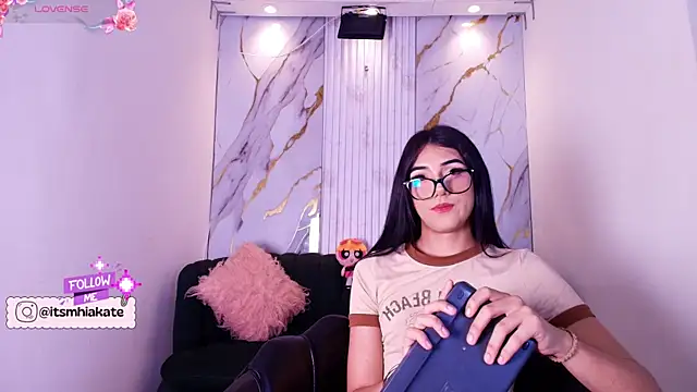 Snapshot of Mhiaa_Sweet chatting on 04-23-26, 12:11 Mhiaa Sweet online show from 04-23-26, 12:11