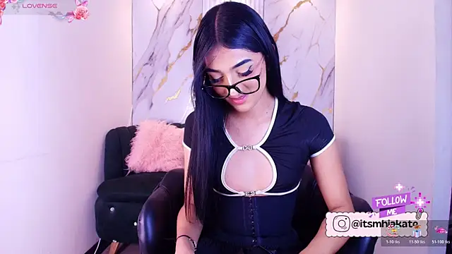 Snapshot of Mhiaa_Sweet chatting on 05-14-26, 12:02 Mhiaa Sweet online show from 05-14-26, 12:02