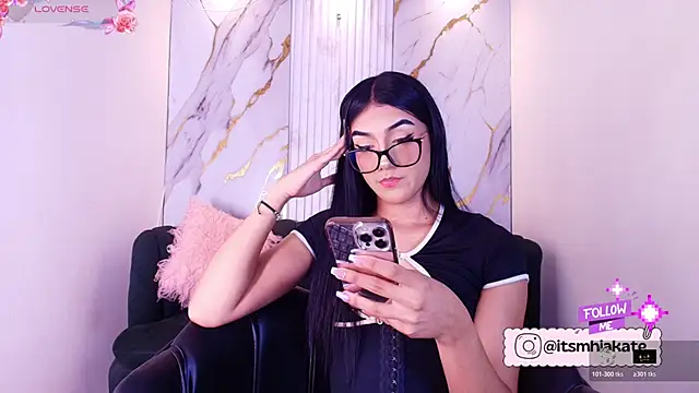 Snapshot of Mhiaa_Sweet chatting on 05-19-26, 12:23 Mhiaa Sweet online show from 05-19-26, 12:23