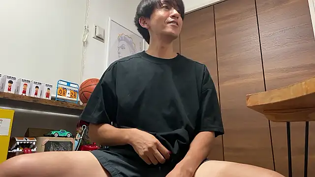 Snapshot of Bonz_Buonz chatting on 10-01-25, 03:05 Bonz Buonz online show from 10-01-25, 03:05