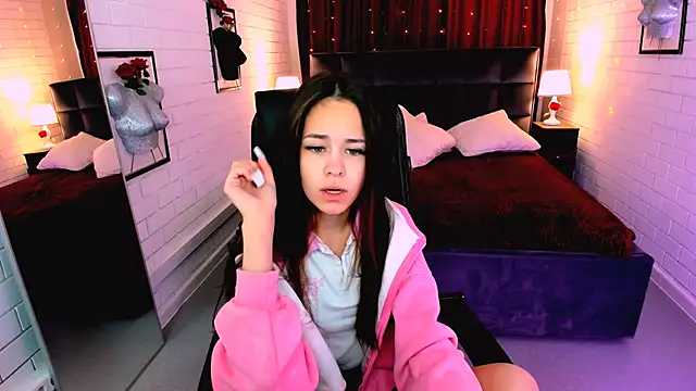 UliaNeer online show from 10-04-25, 05:09