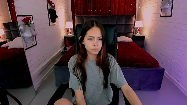 UliaNeer online show from 09-29-25, 05:03