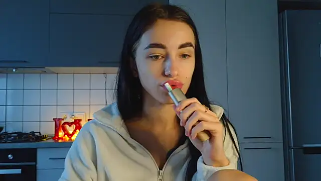 Snapshot of EvaMelnik chatting on 09-25-25, 02:34 EvaMelnik online show from 09-25-25, 02:34