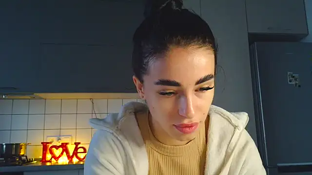 Snapshot of EvaMelnik chatting on 10-03-25, 02:29 EvaMelnik online show from 10-03-25, 02:29