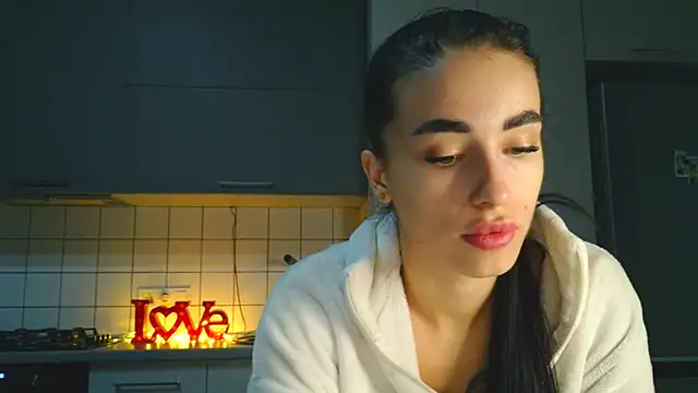 Snapshot of EvaMelnik chatting on 10-10-25, 04:30 EvaMelnik online show from 10-10-25, 04:30
