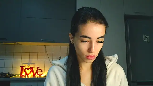 Snapshot of EvaMelnik chatting on 10-01-25, 03:38 EvaMelnik online show from 10-01-25, 03:38