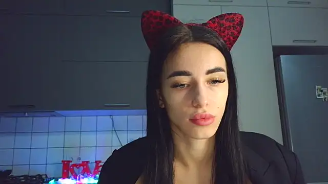 Snapshot of EvaMelnik chatting on 10-23-25, 03:10 EvaMelnik online show from 10-23-25, 03:10