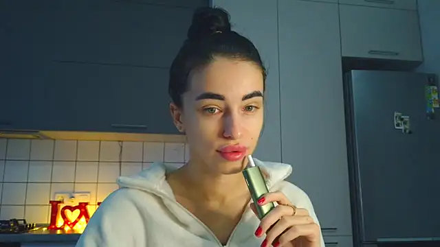 Snapshot of EvaMelnik chatting on 10-11-25, 02:51 EvaMelnik online show from 10-11-25, 02:51