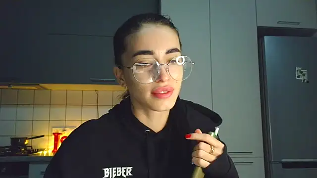 Snapshot of EvaMelnik chatting on 10-08-25, 03:46 EvaMelnik online show from 10-08-25, 03:46
