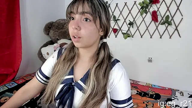 Snapshot of emma_grays2 chatting on 09-18-25, 05:32 emma grays2 online show from 09-18-25, 05:32
