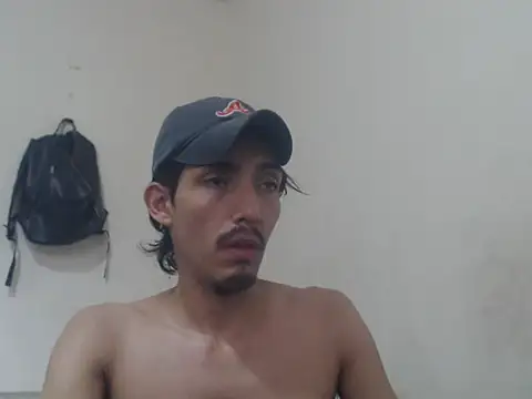 Snapshot of snackontime18 chatting on 06-28-26, 10:49 snackontime18 online show from 06-28-26, 10:49