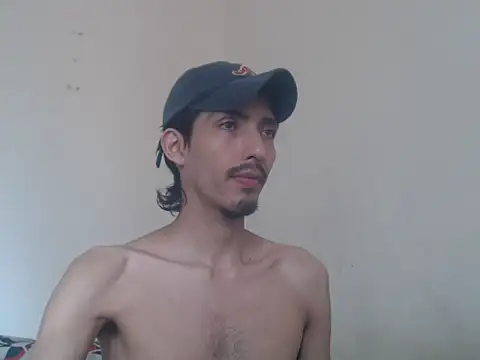 Snapshot of snackontime18 chatting on 06-23-26, 07:01 snackontime18 online show from 06-23-26, 07:01