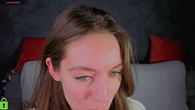 Agnes Wells online show from 11-28-25, 10:26