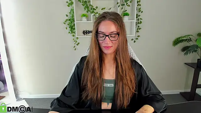 Agnes Wells online show from 11-06-25, 09:24