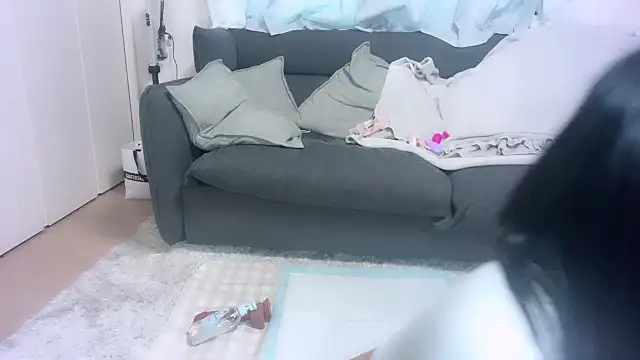 moemilk online show from 10-10-25, 11:49